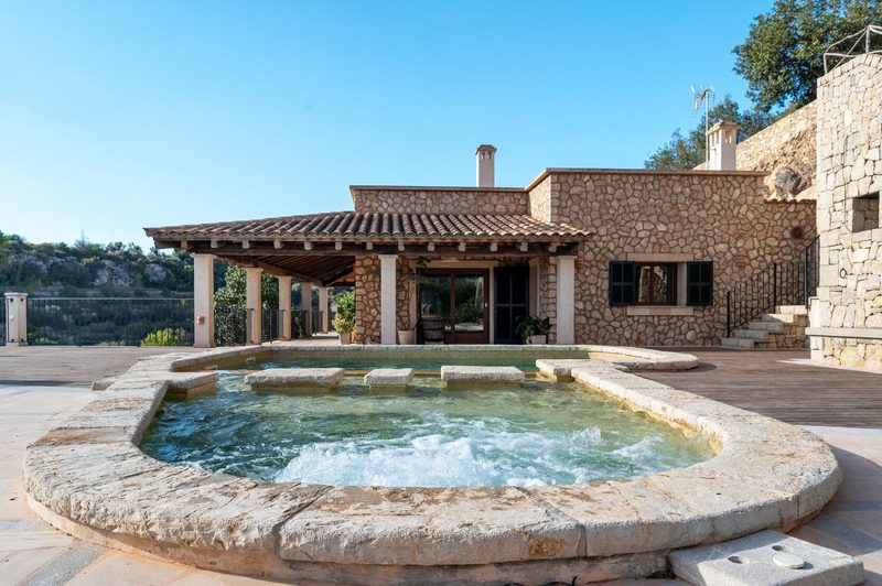 Finca CA0036, 02 · Piscina y jacuzzi (40 m²)